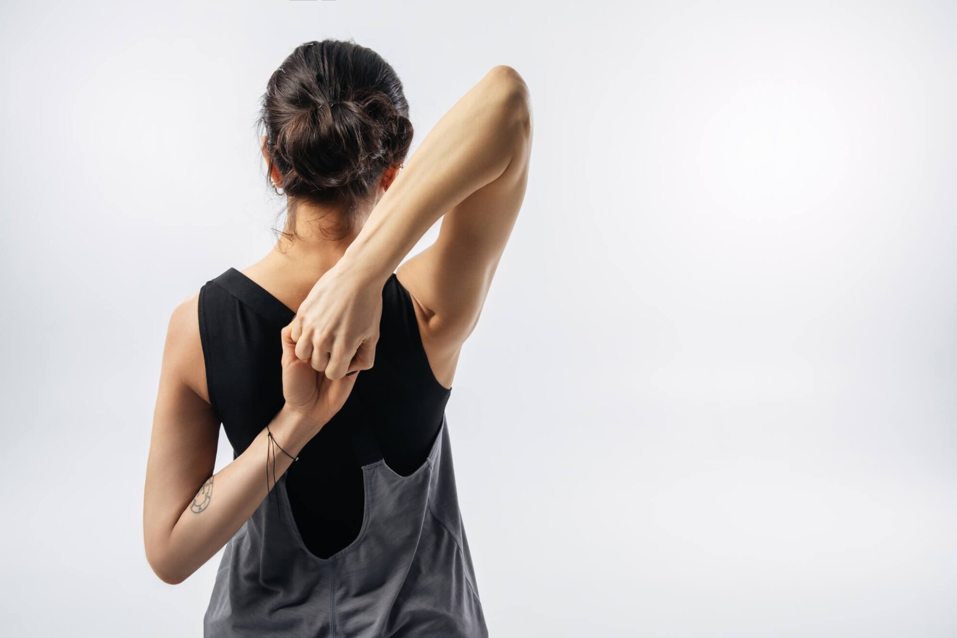 Helpful Tips for Stretching Safely Before and After Working Out